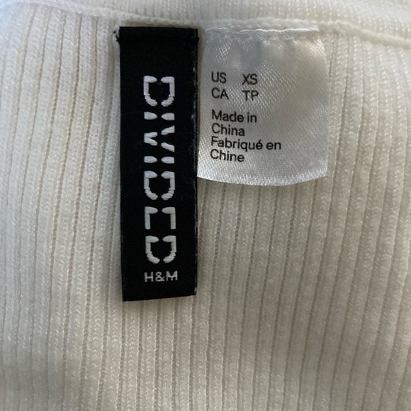 H&M Butterfly Embroidered Ribbed Turtleneck - Picture 3 of 7